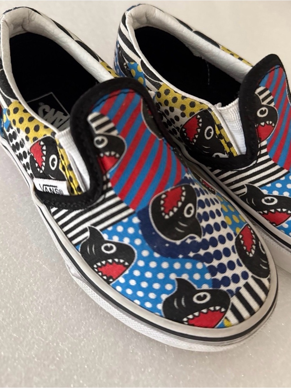 Vans Slip-On Shark Week Little Kids-10.5